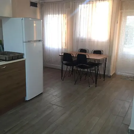 בית נופש Guezel Ev גומולדור